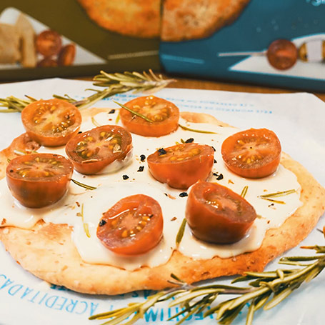 Aperitivo Inés Rosales con Camembert. Un aperitivo perfecto