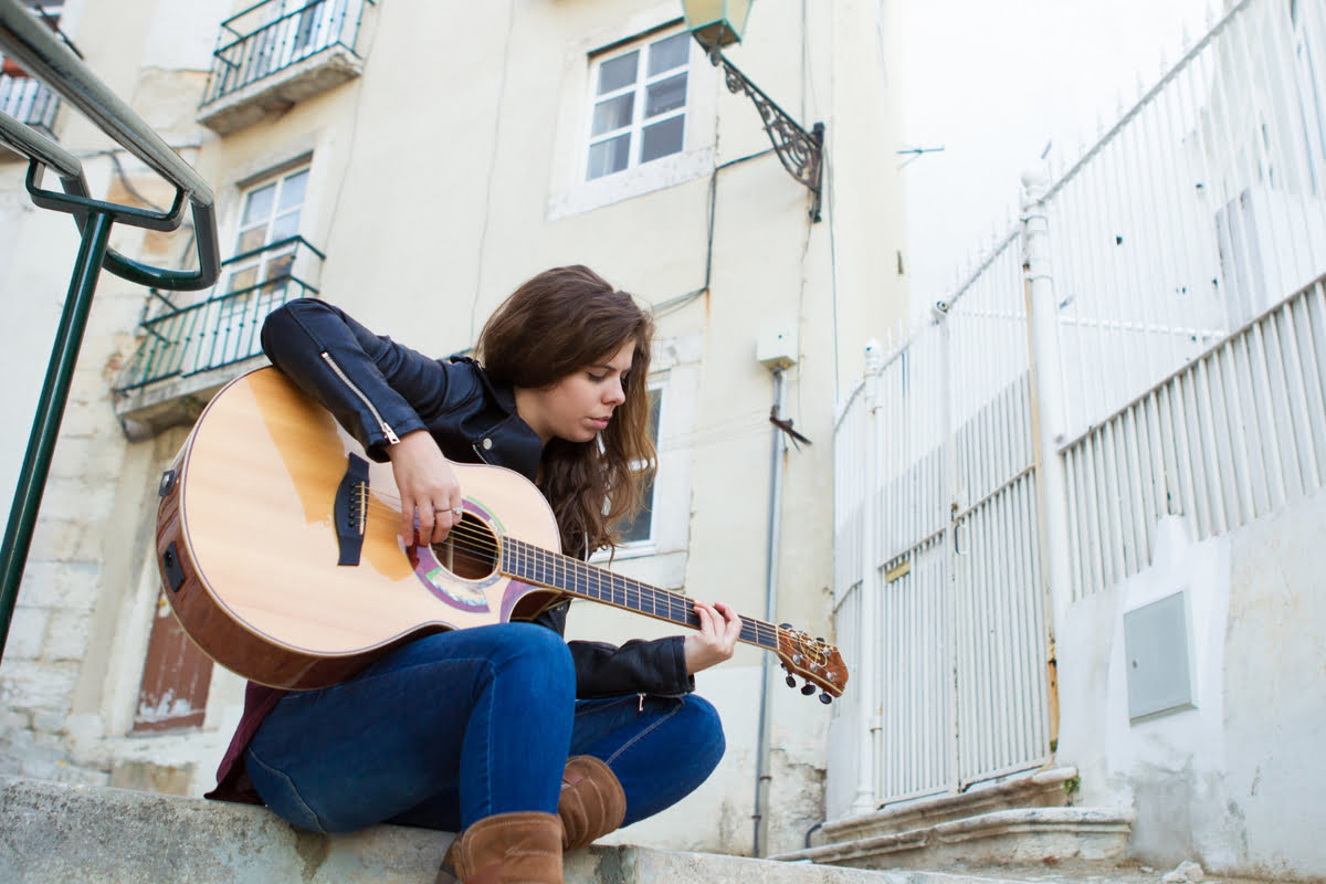 diferencia clavijeros guitarra clasica y guitarra flamenca